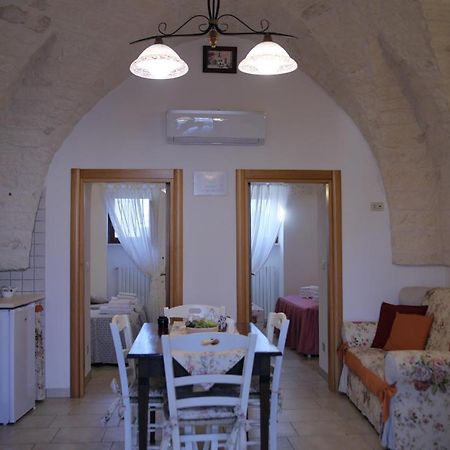 Valle D'Itria Trullo Sovrano Sul Monte Cisternino Bagian luar foto