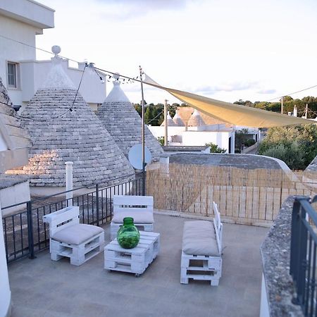 Valle D'Itria Trullo Sovrano Sul Monte Cisternino Bagian luar foto