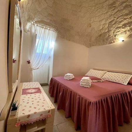 Valle D'Itria Trullo Sovrano Sul Monte Cisternino Bagian luar foto