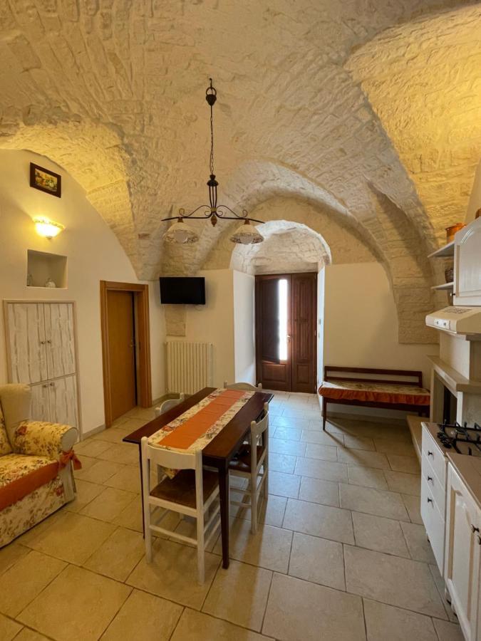 Valle D'Itria Trullo Sovrano Sul Monte Cisternino Bagian luar foto
