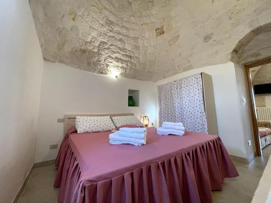 Valle D'Itria Trullo Sovrano Sul Monte Cisternino Bagian luar foto